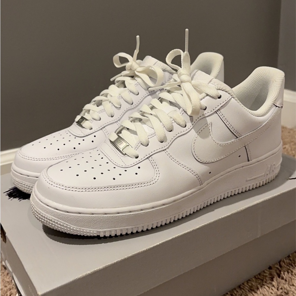 Men’s Air Force 1 size 9